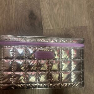 Clinique Quilted Metallic Cosmetic Bag BRAND NEW WITH TAGS: SKINCARE